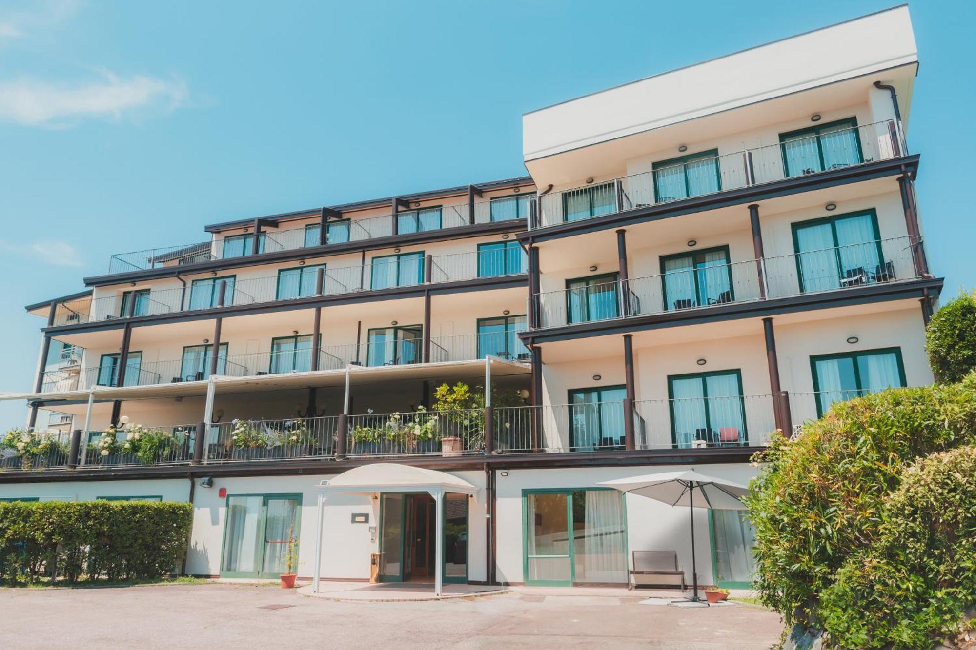 Ahg Riva Del Sole Hotel - Adults Only Moniga del Garda Zewnętrze zdjęcie