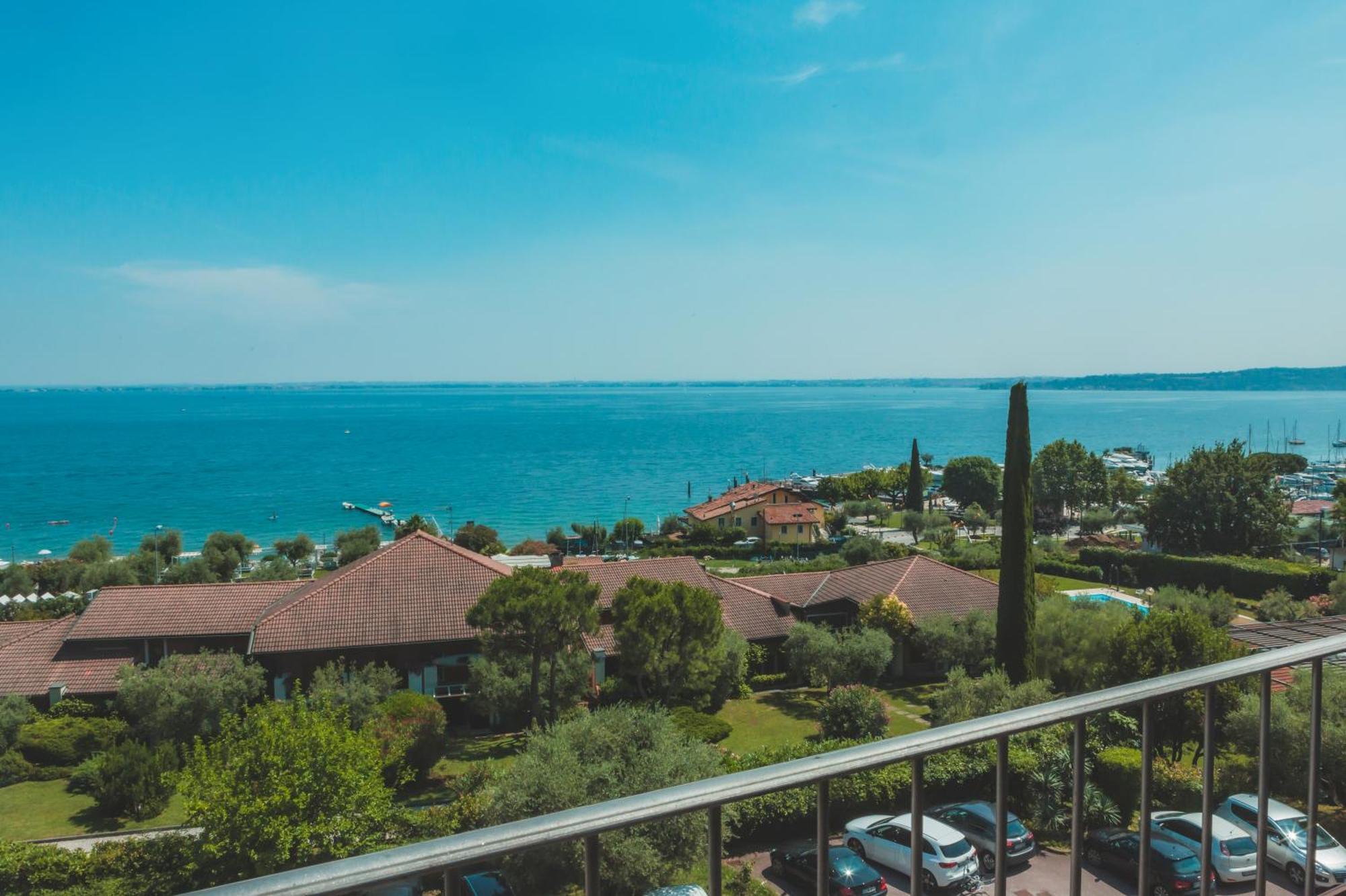 Ahg Riva Del Sole Hotel - Adults Only Moniga del Garda Zewnętrze zdjęcie