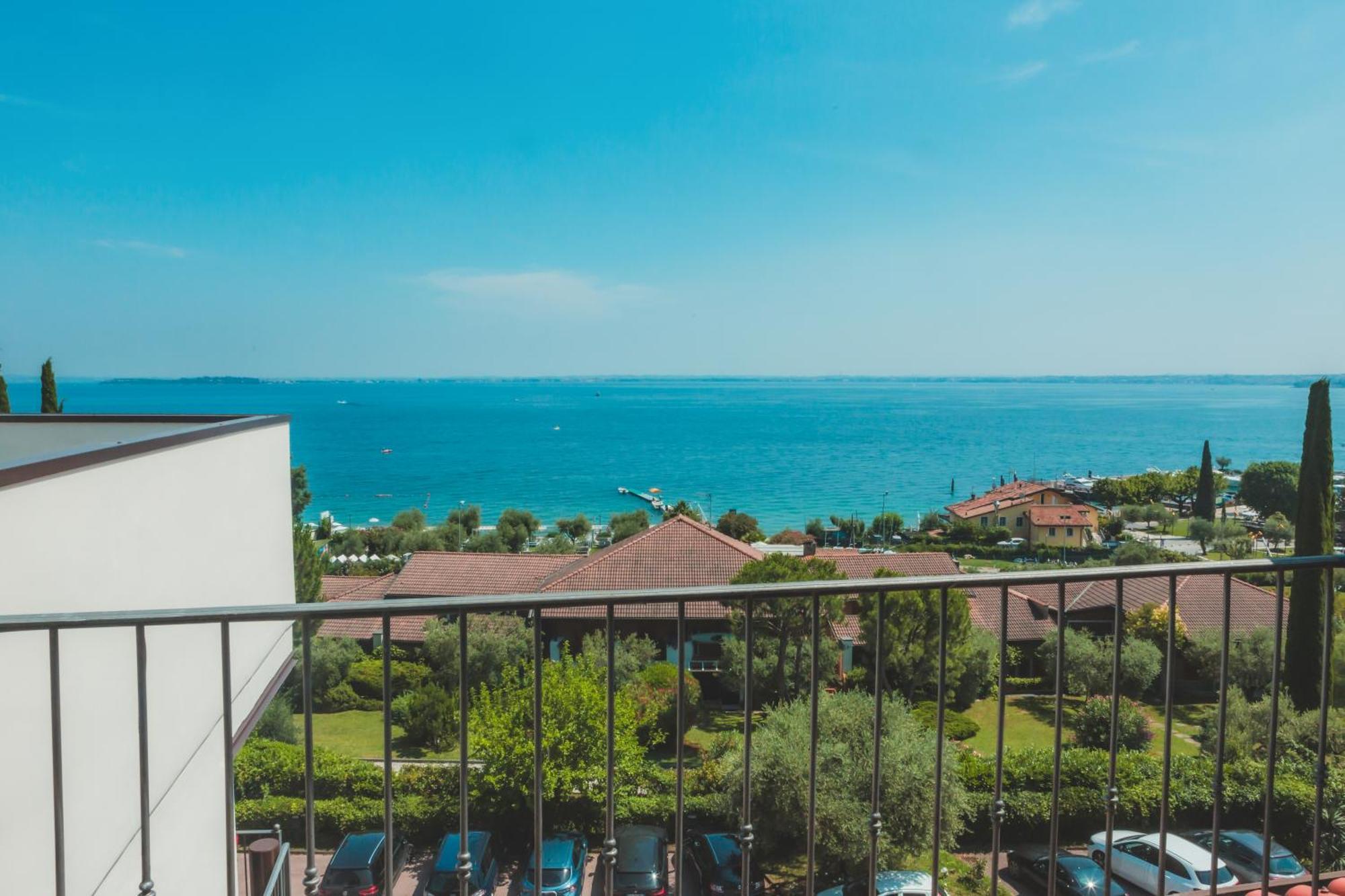 Ahg Riva Del Sole Hotel - Adults Only Moniga del Garda Zewnętrze zdjęcie