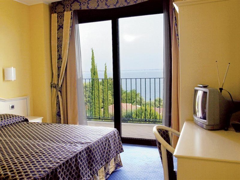 Ahg Riva Del Sole Hotel - Adults Only Moniga del Garda Zewnętrze zdjęcie